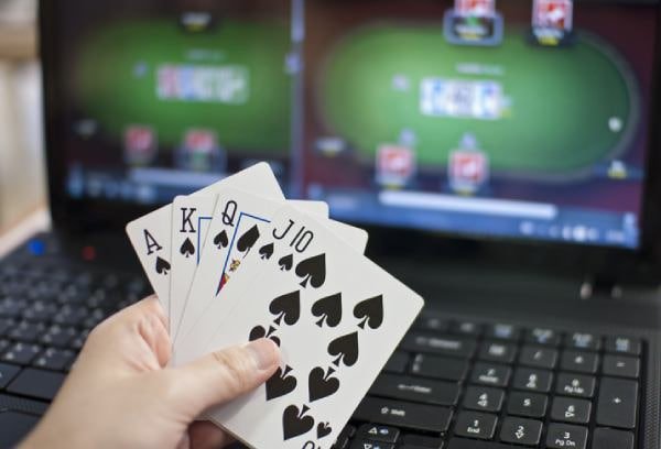 Jelajahi berbagai kategori permainan sportsbook dan kasino online debit777